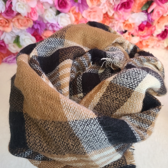 Plaid long Scarf - Picture 3 of 3